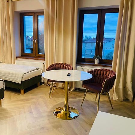 Hotel & Restauracja Kormoran オジシュ エクステリア 写真